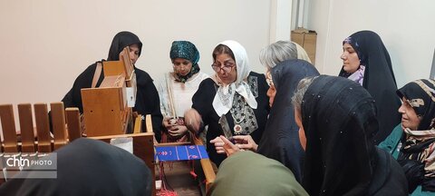ورکشاپ تخصصی چادر‌بافی با هنرمندی معصومه طاهری‌سرشت