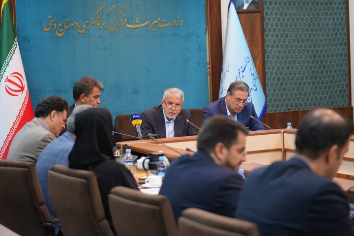 نشست هماهنگی آیین گشایش مجموعه آرامگاه شمس‌تبریزی برگزار شد/ از توسعه زیرساخت‌های گردشگری خوی تا ایجاد نوار عرفانی «قونیه ـ خوی»