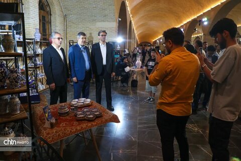 یزد؛ پیوند اصالت هنر و اقتصاد در پنجمین نمایشگاه تخصصی صنایع‌دستی و هدایای سازمانی