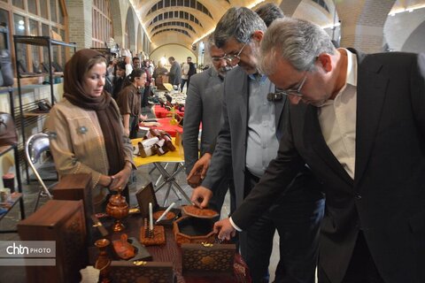یزد؛ پیوند اصالت هنر و اقتصاد در پنجمین نمایشگاه تخصصی صنایع‌دستی و هدایای سازمانی