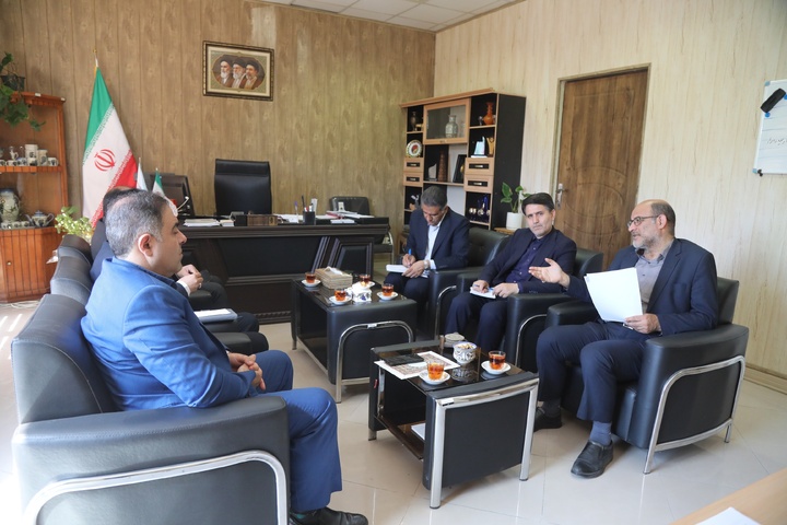 توسعه هنرستان‌های جوار صنعت با محوریت گردشگری و صنایع‌دستی در اردبیل بررسی شد