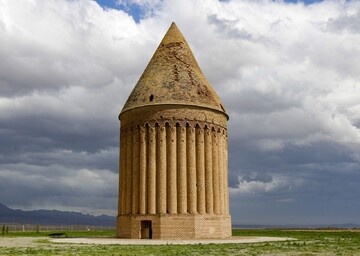 اسناد مالکیت دو بنای تاریخی شهرستان چناران صادر شد