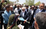 ورود قائم‌مقام وزیر و معاون میراث‌فرهنگی کشور  به جهرم/ ادای احترام علی دارابی به مقام شامخ شهدا