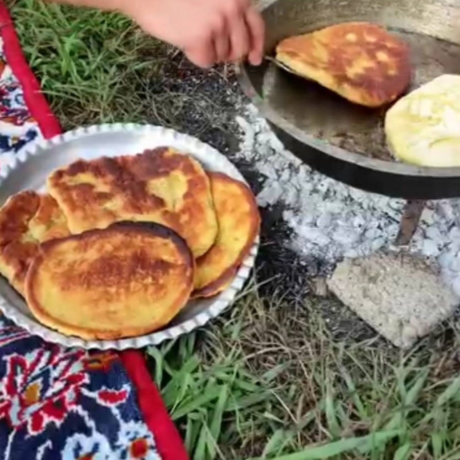 بازشناسی دانش بومی در پخت نان‌های محلی گیلان؛ تلاقی فرهنگ، معیشت و هویت در توسعه گردشگری خلاق
