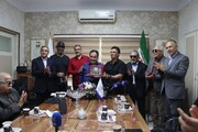 «شش نقطه» باید از رادیو فراتر برود و به تلویزیون و سینما برسد/ جشن صدایی که دیده شد