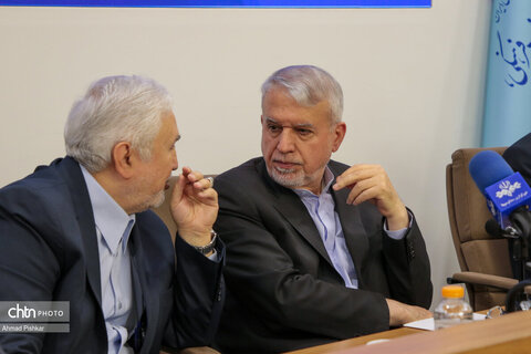 نشست شورای معاونان، مشاوران، مدیران کل ستادی و استانی با وزیر میراث‌فرهنگی، گردشگری وصنایع دستی