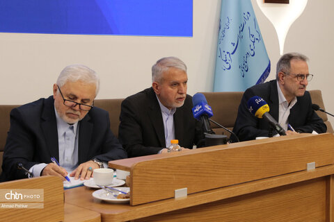 نشست شورای معاونان، مشاوران، مدیران کل ستادی و استانی با وزیر میراث‌فرهنگی، گردشگری وصنایع دستی