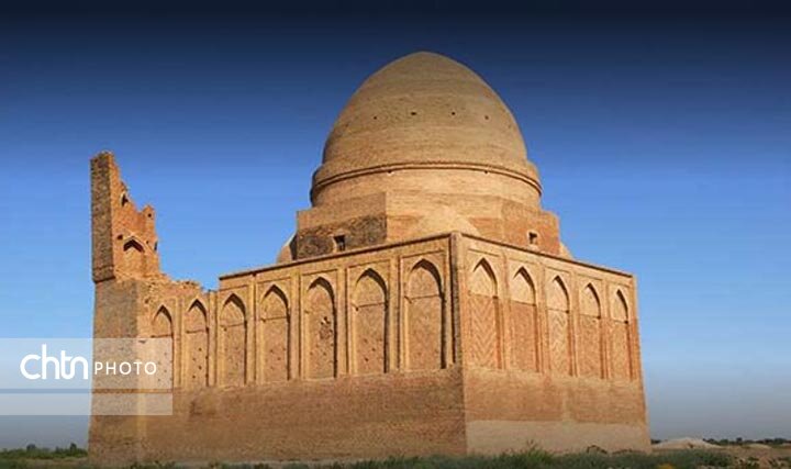 آرامگاه بابا لقمان سرخسی