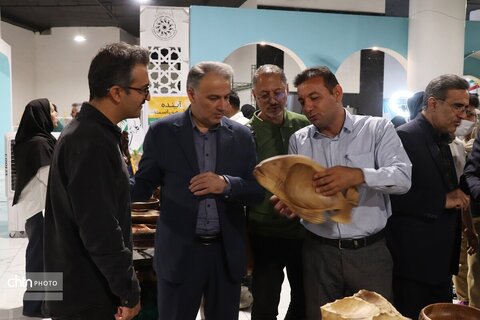 هم‌افزایی منطقه‌ای برای رونق صنایع‌دستی؛ تور فعالان گردشگری خراسان رضوی در نمایشگاه «ترمه و تموز» بجنورد