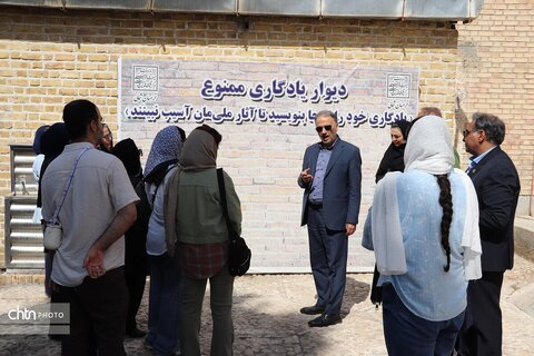 هم‌افزایی منطقه‌ای برای رونق صنایع‌دستی؛ تور فعالان گردشگری خراسان رضوی در نمایشگاه «ترمه و تموز» بجنورد