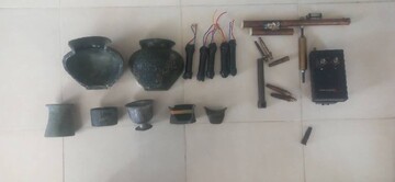 دستگیری قاچاقچیان اشیای عتیقه و کشف اشیای تاریخی به همراه نارنجک دست‌ساز در شهرستان مرودشت