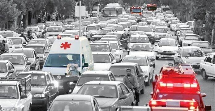 هشدار پلیس درباره تردد در پوشش خودروهای امدادی/ ممنوعیت تردد در خطوط اضطرار تونل‌ها
