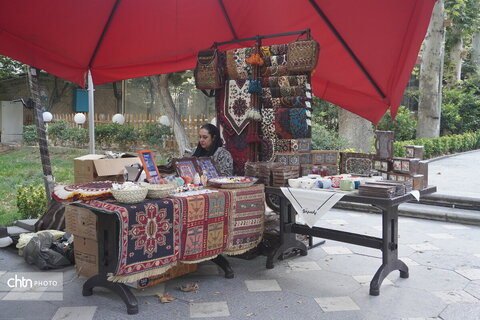 نمایشگاه صنایع‌دستی در موزه زمان تهران
