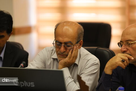 نشست تخصصی بررسی مطالعات عبور مترو از مجاورت مسجد جامع عتیق اصفهان