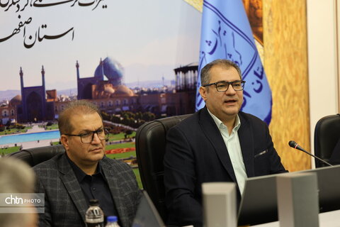 نشست تخصصی بررسی مطالعات عبور مترو از مجاورت مسجد جامع عتیق اصفهان