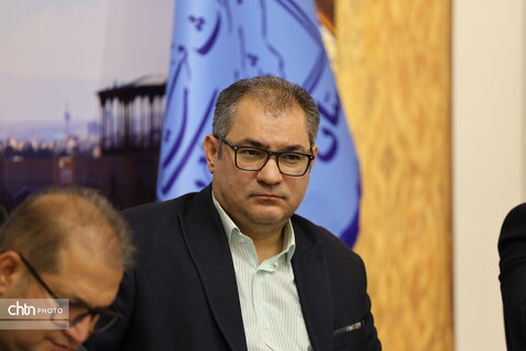 نشست تخصصی بررسی مطالعات عبور مترو از مجاورت مسجد جامع عتیق اصفهان