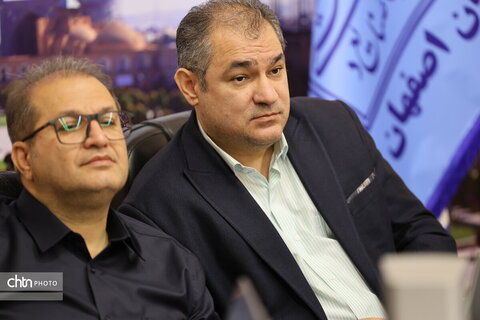 نشست تخصصی بررسی مطالعات عبور مترو از مجاورت مسجد جامع عتیق اصفهان