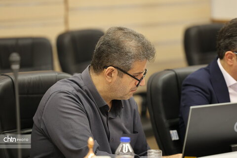 نشست تخصصی بررسی مطالعات عبور مترو از مجاورت مسجد جامع عتیق اصفهان
