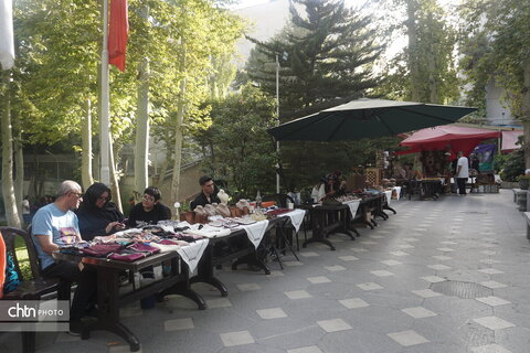 نمایشگاه صنایع‌دستی در موزه زمان تهران