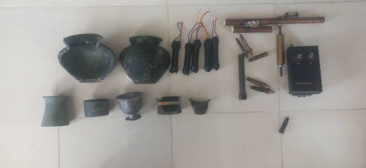 دستگیری قاچاقچیان اشیای عتیقه و کشف اشیای تاریخی به همراه نارنجک دست‌ساز در شهرستان مرودشت