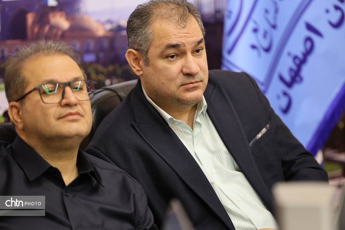 نشست تخصصی بررسی مطالعات عبور مترو از مجاورت مسجد جامع عتیق اصفهان