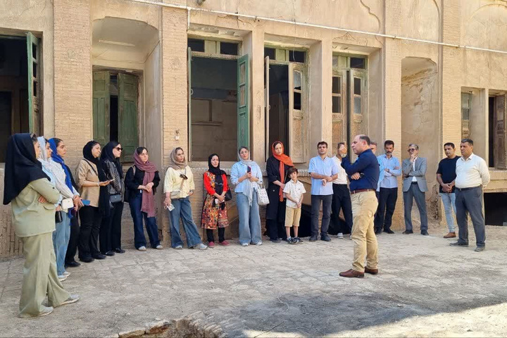 برگزاری اولین تور آشناسازی راهنمایان گردشگری از خانه حکیم‌باشی کاشان