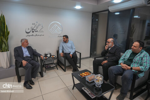 بازدید وزیر میراث‌فرهنگی از تحریریه روزنامه «فرهیختگان»