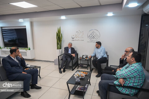 بازدید وزیر میراث‌فرهنگی از تحریریه روزنامه «فرهیختگان»