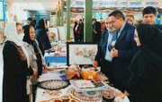 نمایشگاه صنایع‌دستی و مشاغل خانگی در آباده برگزار شد/ ویترینی برای معرفی توانمندی‌های بومی و حمایت از اشتغال