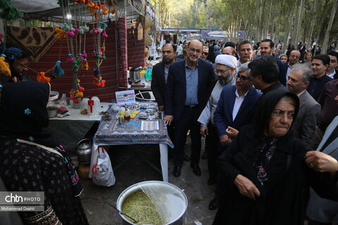 نوزدهمین رویداد ملی آش و غذاهای سنتی نیر آغاز شد.