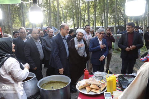 نوزدهمین رویداد ملی آش و غذاهای سنتی نیر آغاز شد.