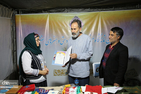 نمایشگاه صنایع دستی در قم