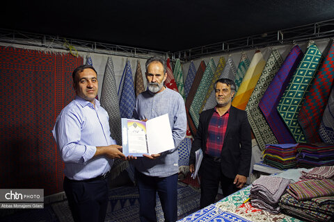 نمایشگاه صنایع دستی در قم