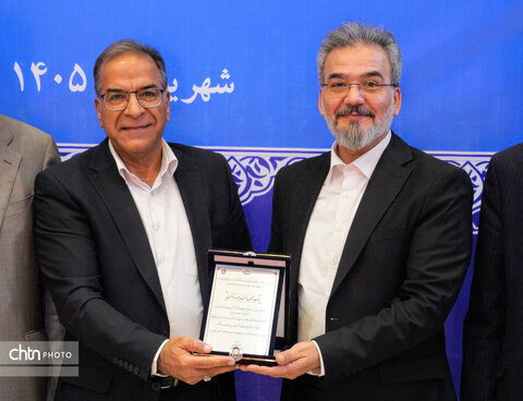 نشست هم‌اندیشی فعالان حوزه گردشگری استان همدان