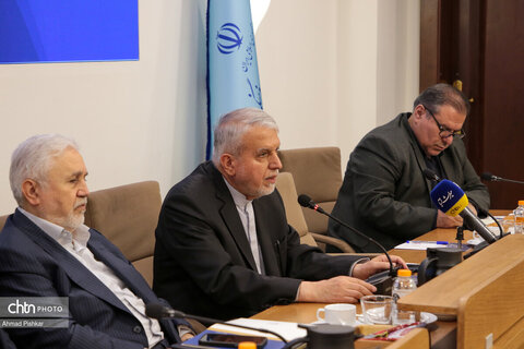 نشست شورای معاونان، مشاوران، مدیران کل ستادی و استانی با وزیر میراث‌فرهنگی، گردشگری وصنایع دستی