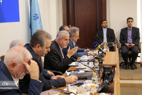نشست شورای معاونان، مشاوران، مدیران کل ستادی و استانی با وزیر میراث‌فرهنگی، گردشگری وصنایع دستی