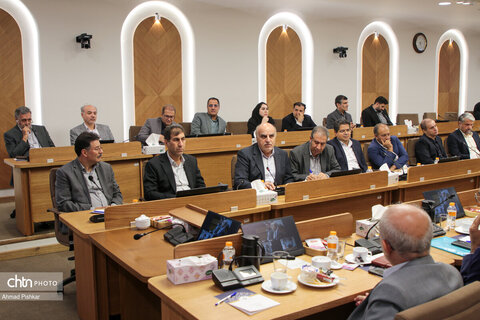 نشست شورای معاونان، مشاوران، مدیران کل ستادی و استانی با وزیر میراث‌فرهنگی، گردشگری وصنایع دستی