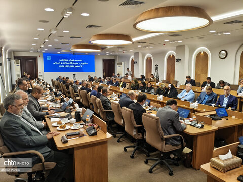نشست شورای معاونان، مشاوران، مدیران کل ستادی و استانی با وزیر میراث‌فرهنگی، گردشگری وصنایع دستی