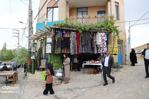 دومین روز از  چهارمین جشنواره انگور روستای درسجین شهرستان ابهر