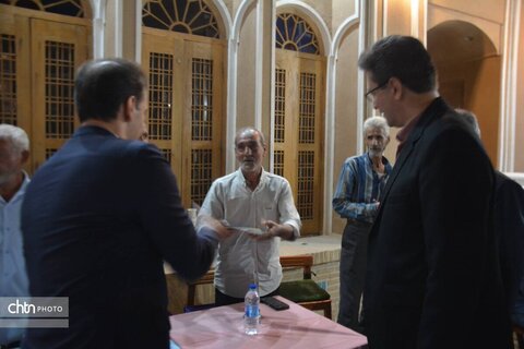 تجلیل از حافظان هویت معماری یزد؛ وقتی تجربه، میراث می‌شود