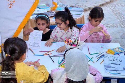 اولین روز از برگزاری جشنواره انگور روستای درسجین شهرستان ابهر