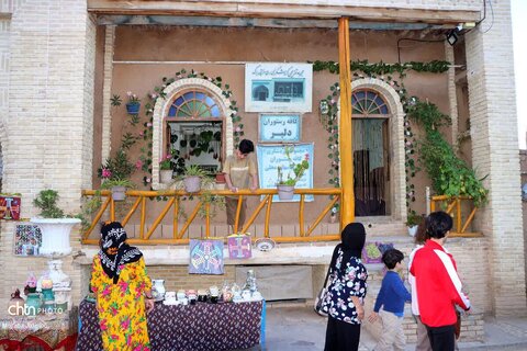 اولین روز از برگزاری جشنواره انگور روستای درسجین شهرستان ابهر