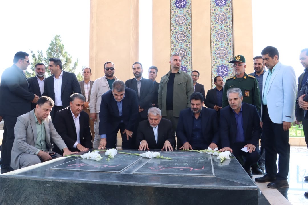 وزیر میراث‌فرهنگی به شهرستان آرادان سفر کرد/ شتاب‌بخشی به سرمایه‌گذاری گردشگری، حمایت از فعالان صنایع‌دستی و صیانت از میراث تاریخی در دستور کار
