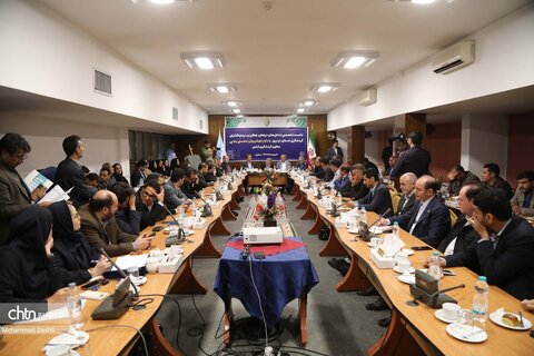 نشست معاون گردشگری کشور با سرمایه‌گذاران و فعالان حوزه گردشگری استان اردبیل