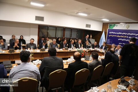 نشست معاون گردشگری کشور با سرمایه‌گذاران و فعالان حوزه گردشگری استان اردبیل