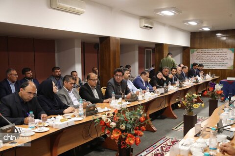 نشست معاون گردشگری کشور با سرمایه‌گذاران و فعالان حوزه گردشگری استان اردبیل
