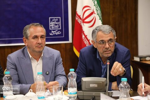 نشست معاون گردشگری کشور با سرمایه‌گذاران و فعالان حوزه گردشگری استان اردبیل
