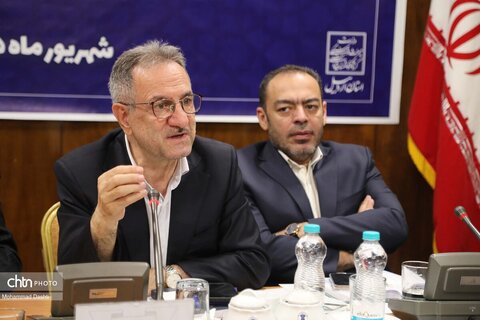 نشست معاون گردشگری کشور با سرمایه‌گذاران و فعالان حوزه گردشگری استان اردبیل