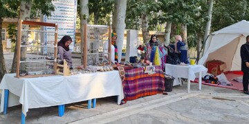 برپایی نمایشگاه صنایع‌دستی شهرستان صحنه در اردوی سراسری هلال‌احمر