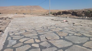 آغاز عملیات سنگفرش مسیر دسترسی به سایت گردشگری دستکند تاریخی خنجین/ گامی مؤثر در آماده‌سازی این شگفتانه تاریخی برای میزبانی از گردشگران